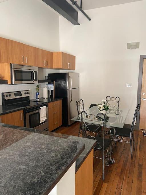 Charming 2 Bedroom Apartment Near Vcu Річмонд Екстер'єр фото
