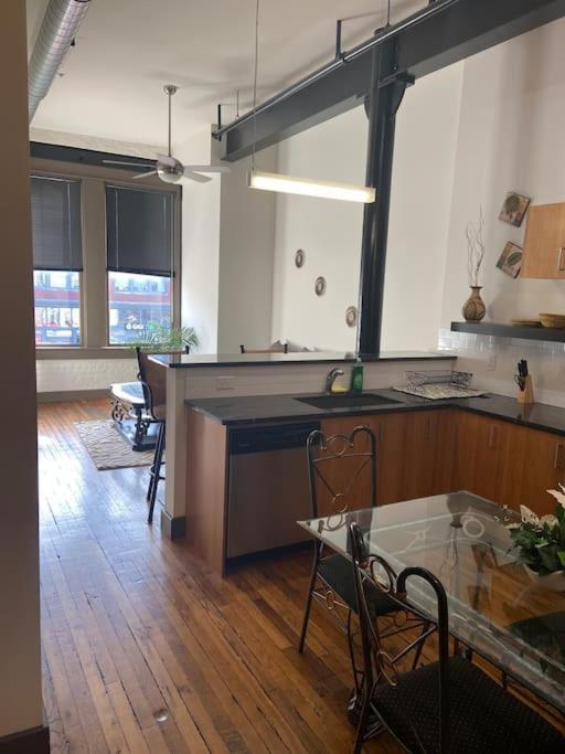 Charming 2 Bedroom Apartment Near Vcu Річмонд Екстер'єр фото